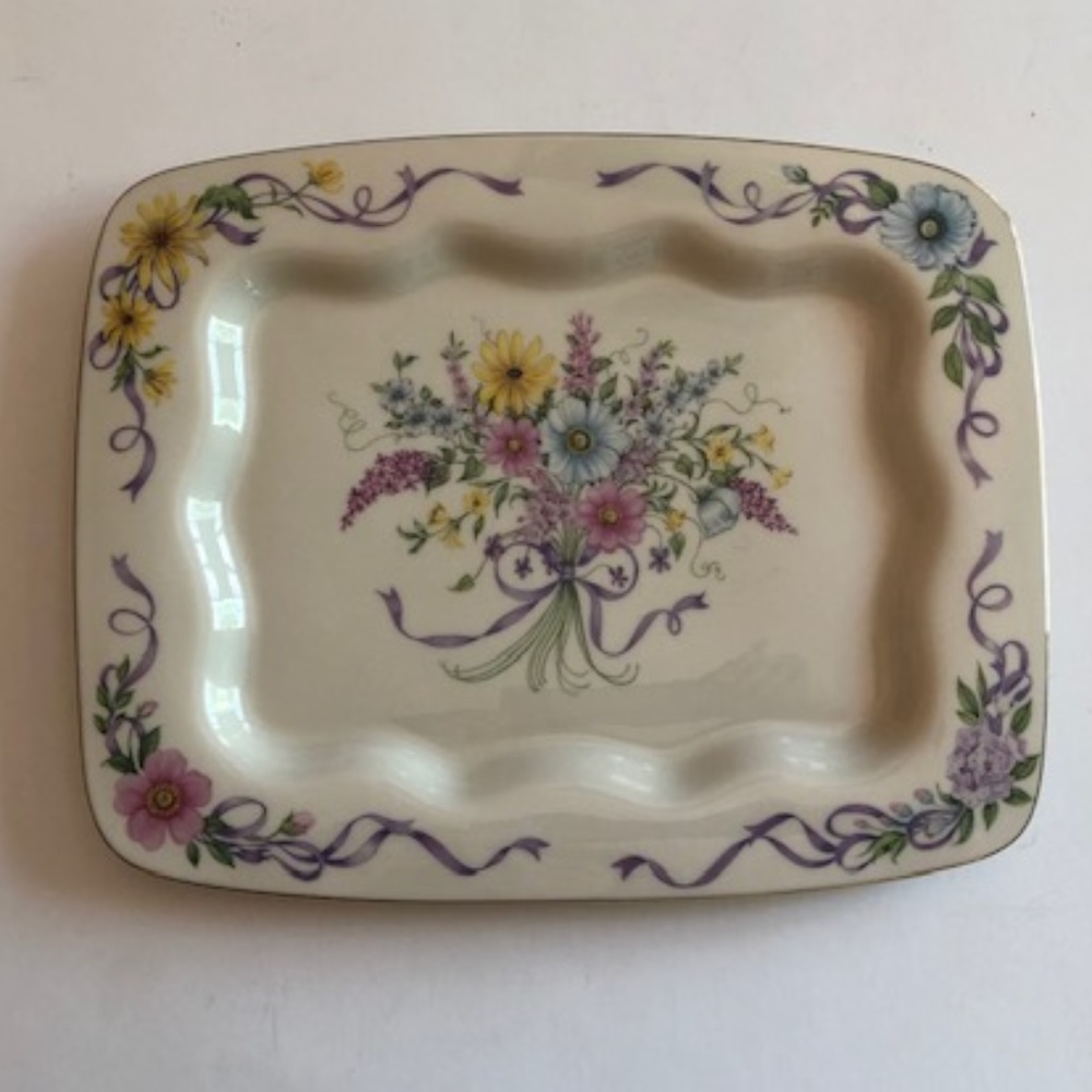 Lenox Serving Platter in the Constitution pattern.